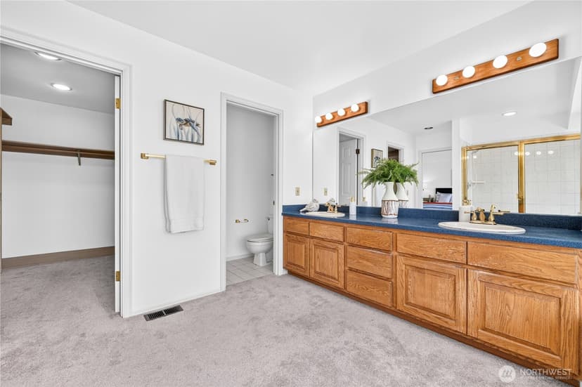 Property photo for 15302 61st Place NE, Kenmore photo 27