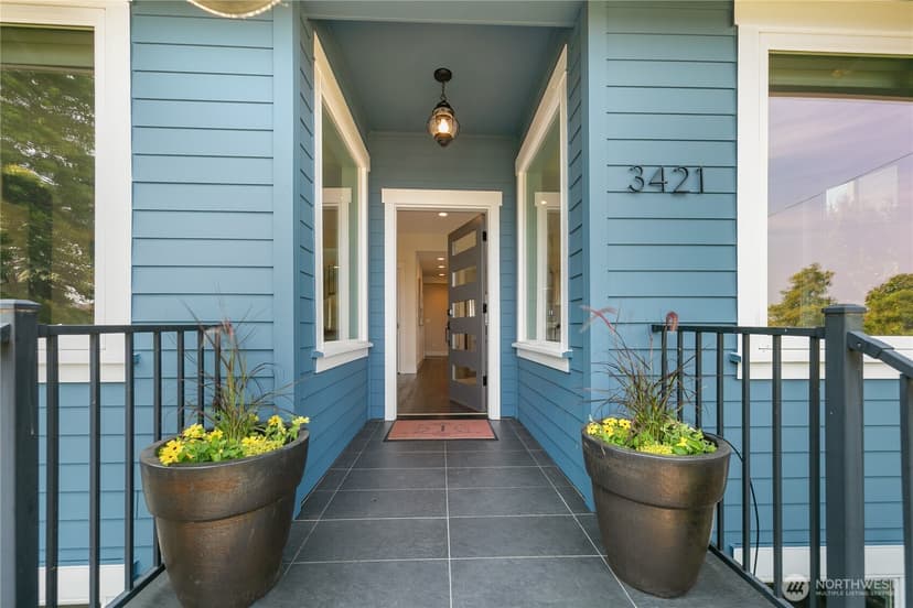 Property photo for 3421 10th Avenue W, Seattle photo 3