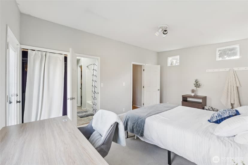 Property photo for 1110 S Bennett Street, Seattle photo 19