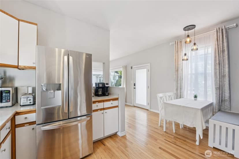 Property photo for 1110 S Bennett Street, Seattle photo 14