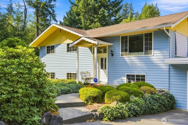 Property photo for 12731 25th Avenue SE, Everett photo 3