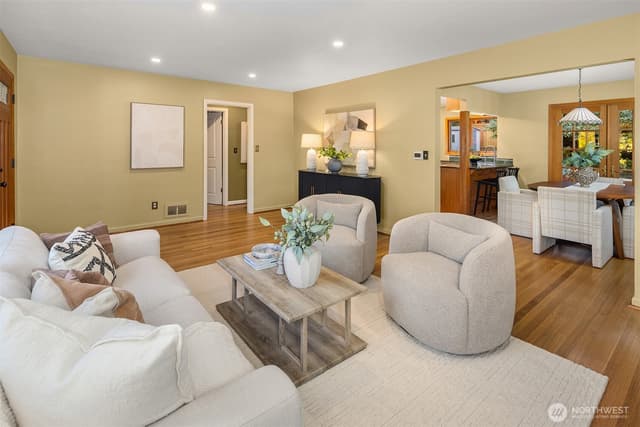 Property photo for 5257 36th Avenue NE, Seattle photo 4