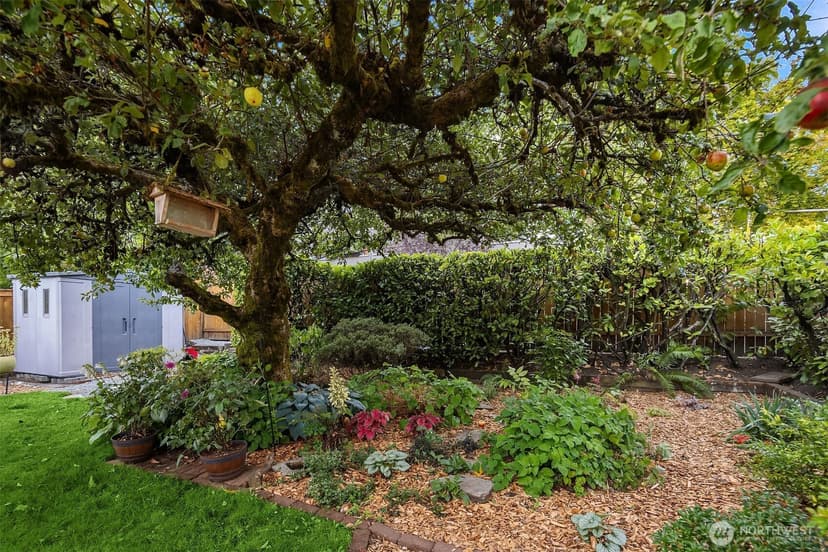 Property photo for 5257 36th Avenue NE, Seattle photo 28