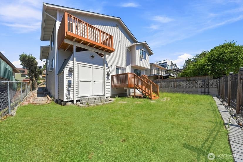 Property photo for 1011 N 28th Place, Renton photo 30