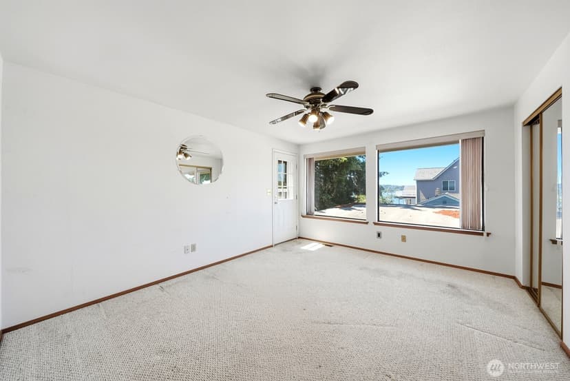 Property photo for 1011 N 28th Place, Renton photo 16