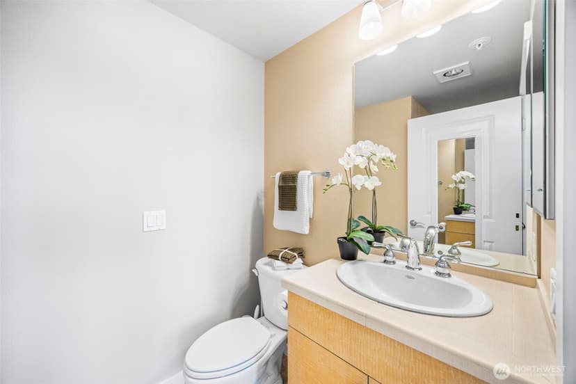 Property photo for 626 4th Avenue W #504, Seattle photo 17
