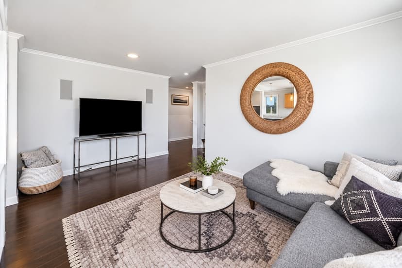 Property photo for 626 4th Avenue W #504, Seattle photo 8