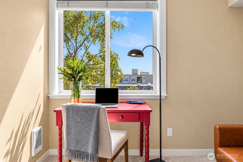 Property photo for 626 4th Avenue W #504, Seattle photo 16