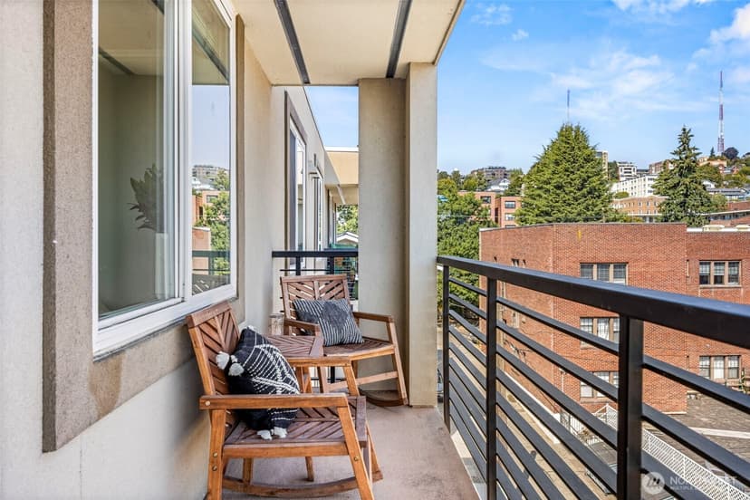Property photo for 626 4th Avenue W #504, Seattle photo 24