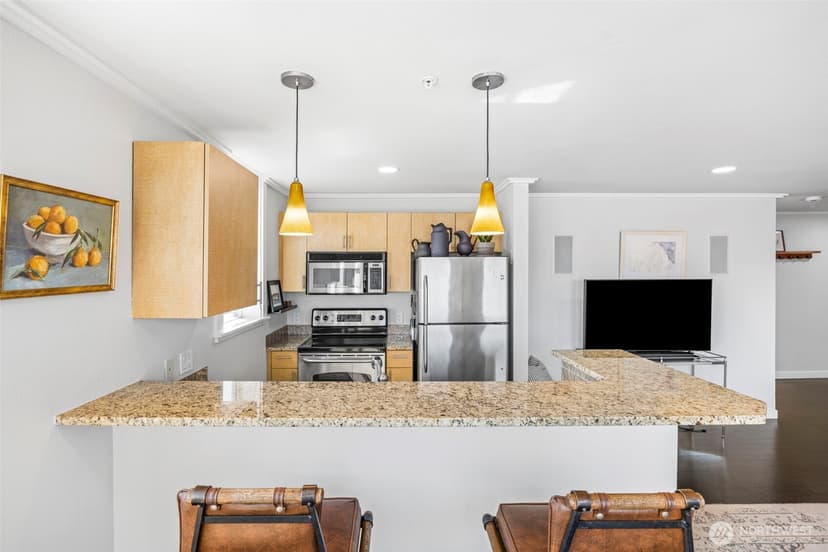 Property photo for 626 4th Avenue W #504, Seattle photo 13