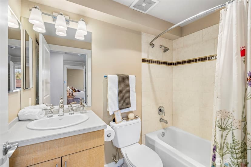 Property photo for 626 4th Avenue W #504, Seattle photo 19