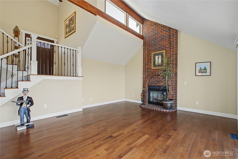 Property photo for 10010 76th Street SW, Lakewood photo 12