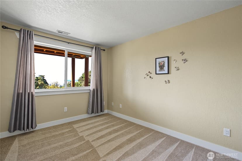 Property photo for 10010 76th Street SW, Lakewood photo 25