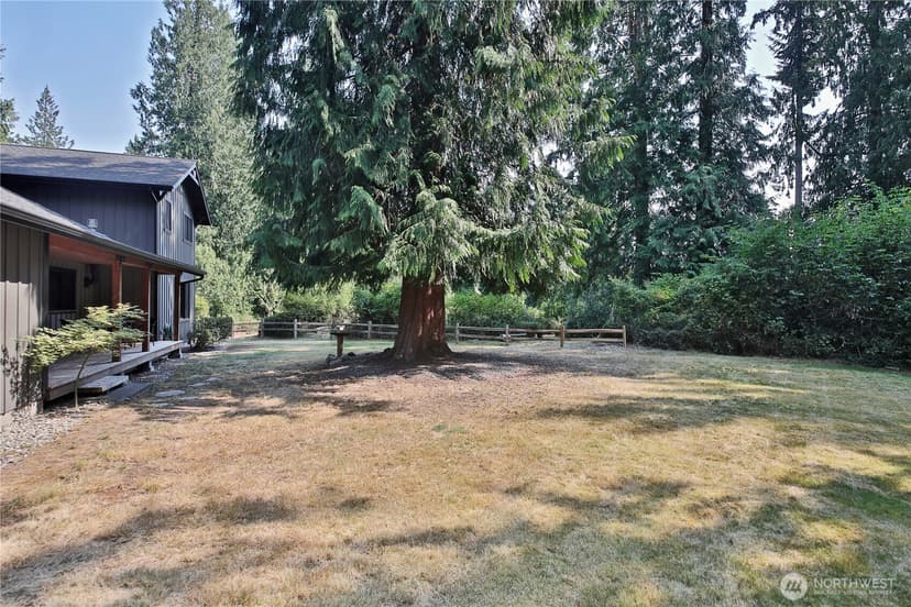 Property photo for 1052 Woodside Lane, Langley photo 31