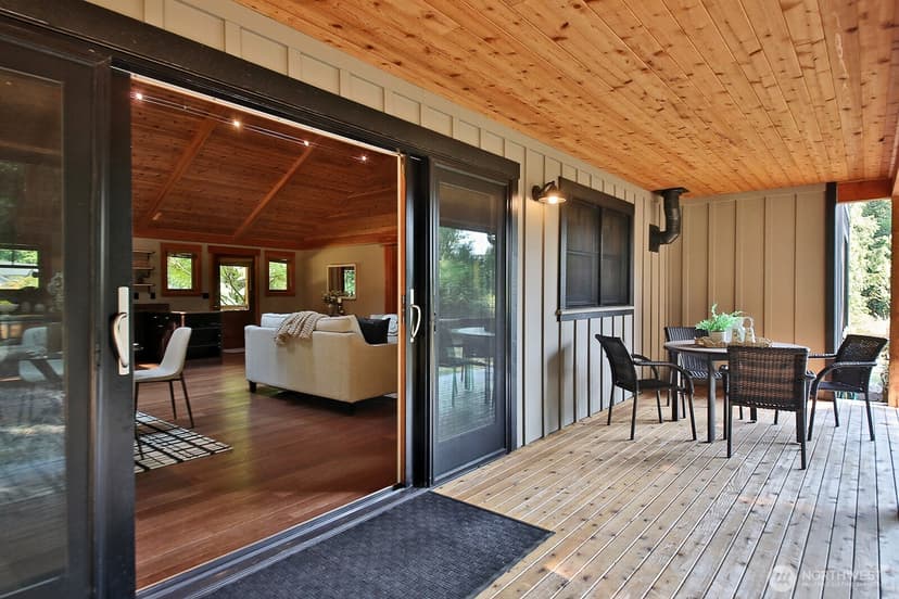 Property photo for 1052 Woodside Lane, Langley photo 28