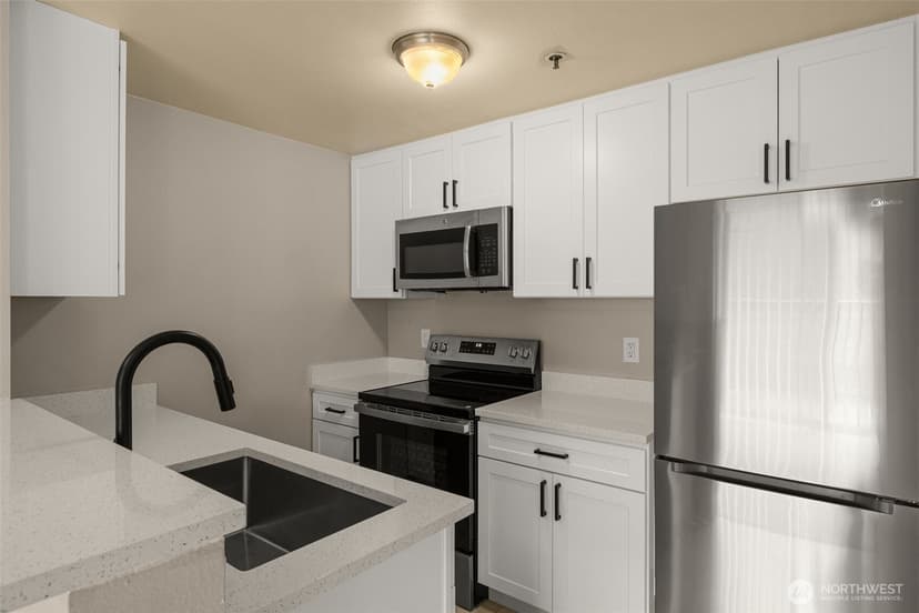 Property photo for 12515 109th Court NE #B202, Kirkland photo 11