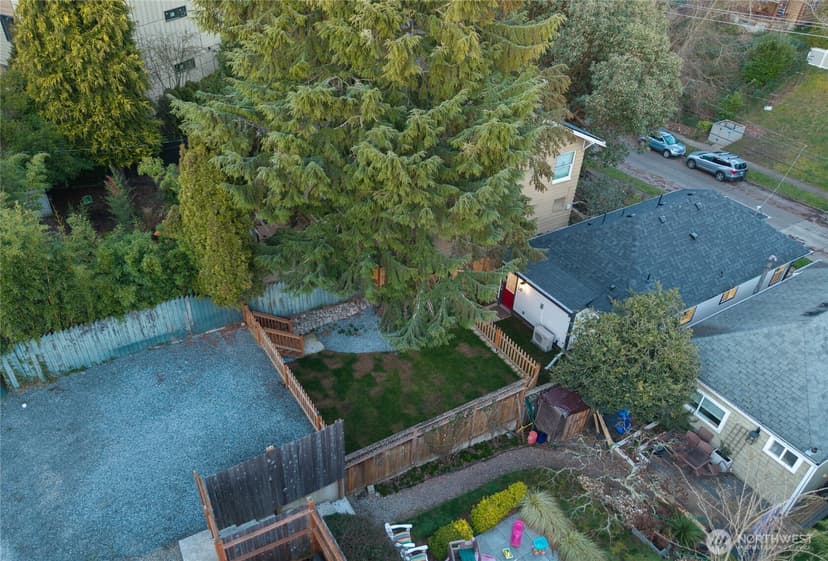 Property photo for 1927 42nd Avenue SW, Seattle photo 5