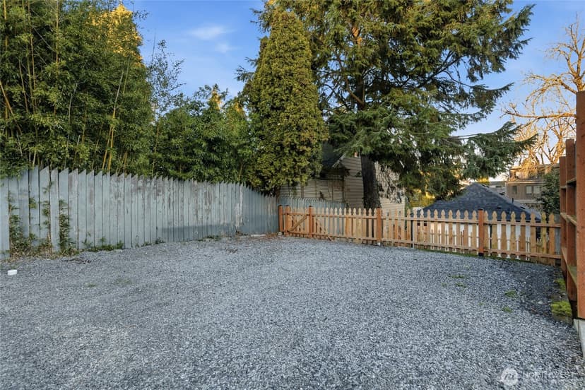 Property photo for 1927 42nd Avenue SW, Seattle photo 6