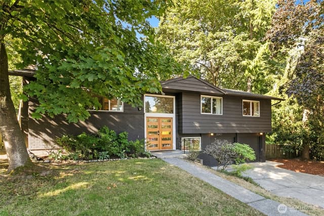 Property photo for 20417 55th Place NE, Lake Forest Park photo 2