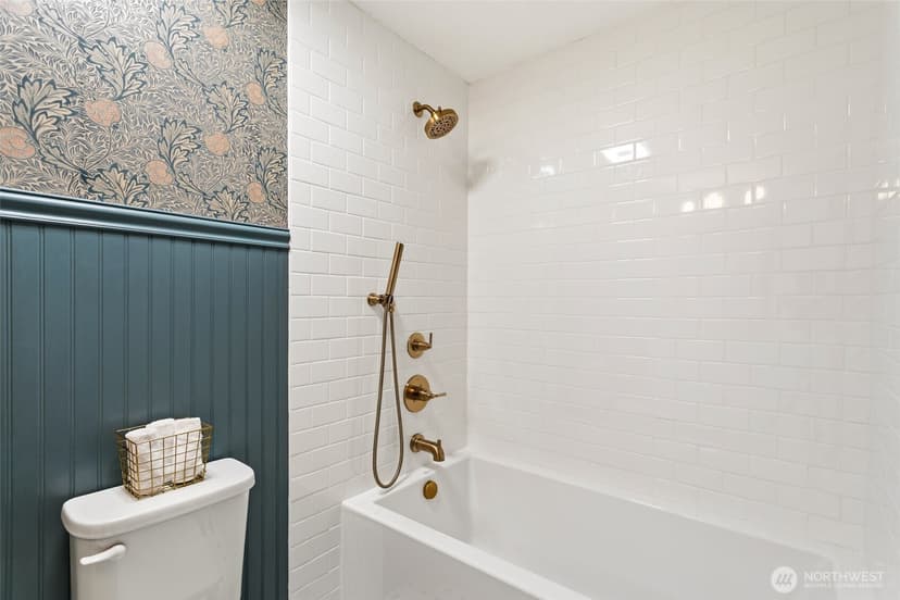 Property photo for 20417 55th Place NE, Lake Forest Park photo 19