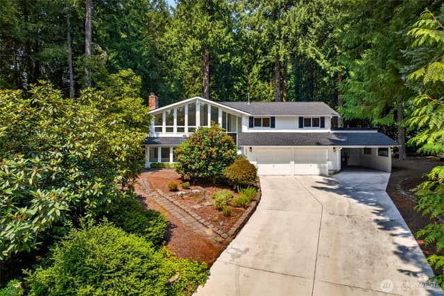Property photo for 16224 195th Place NE, Woodinville photo 2