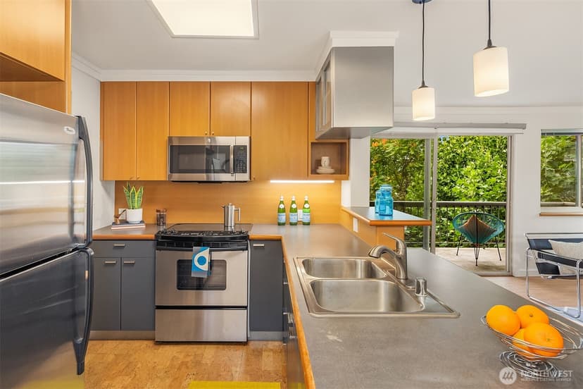 Property photo for 732 11th Avenue E #301, Seattle photo 9