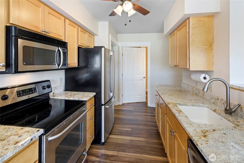 Property photo for 300 High School Road NE #406, Bainbridge Island photo 9