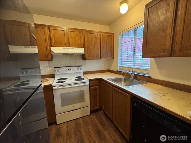 Property photo for 1915 E Spruce Street #A, Seattle photo 3
