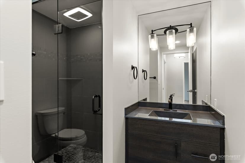 Property photo for 2100 3rd Avenue #1703, Seattle photo 17