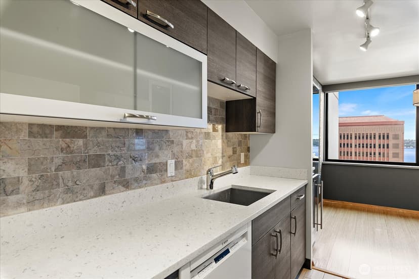 Property photo for 2100 3rd Avenue #1703, Seattle photo 9