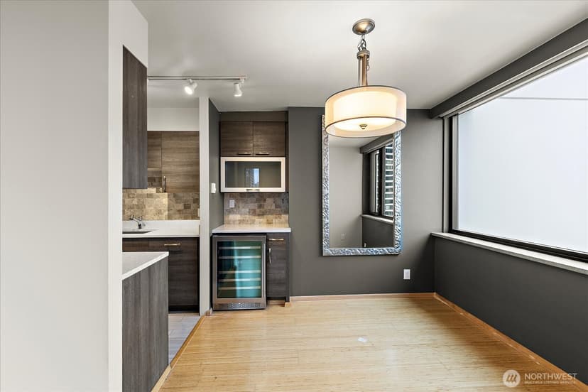 Property photo for 2100 3rd Avenue #1703, Seattle photo 12