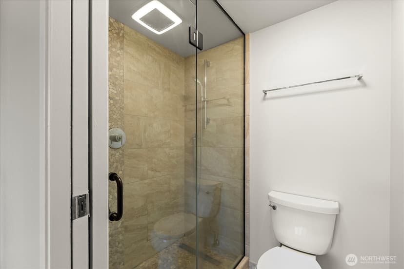 Property photo for 2100 3rd Avenue #1703, Seattle photo 19