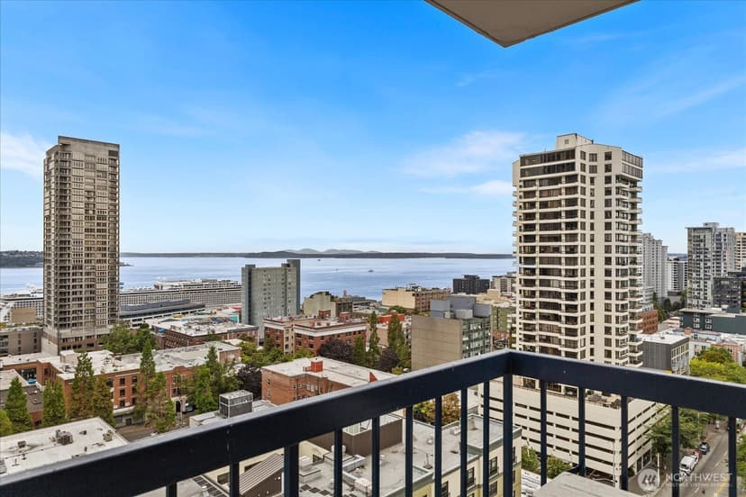 Property photo for 2100 3rd Avenue #1703, Seattle photo 13