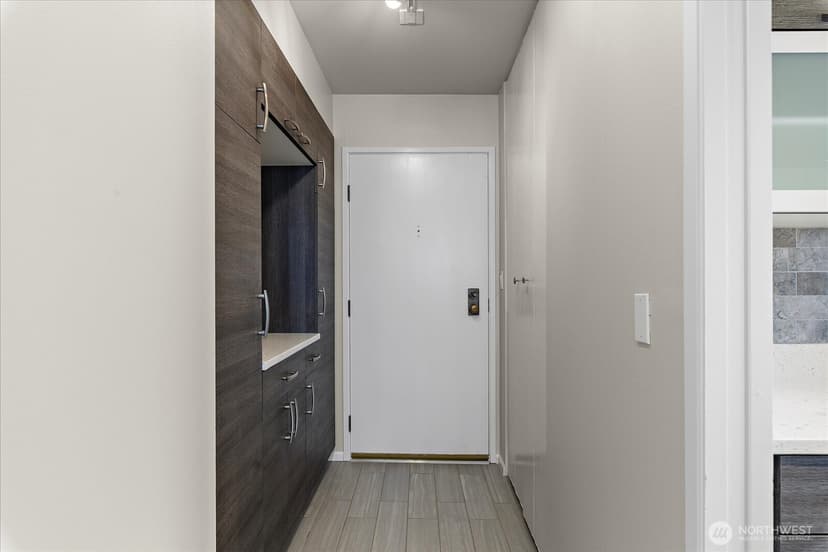 Property photo for 2100 3rd Avenue #1703, Seattle photo 5