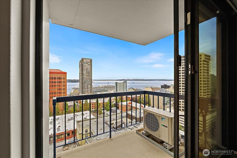 Property photo for 2100 3rd Avenue #1703, Seattle photo 14