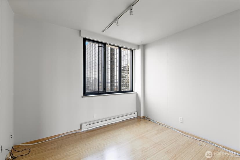 Property photo for 2100 3rd Avenue #1703, Seattle photo 18