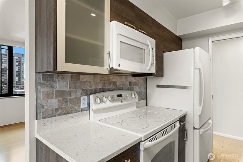 Property photo for 2100 3rd Avenue #1703, Seattle photo 11