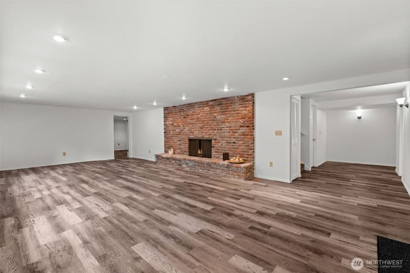 Property photo for 25235 SE Mirrormont Drive, Issaquah photo 30