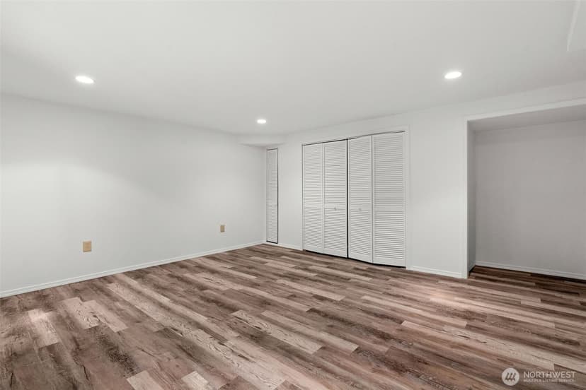Property photo for 25235 SE Mirrormont Drive, Issaquah photo 33