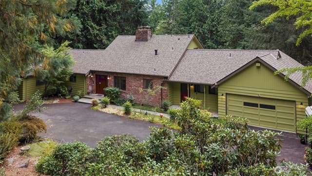 Property photo for 25235 SE Mirrormont Drive, Issaquah photo 2