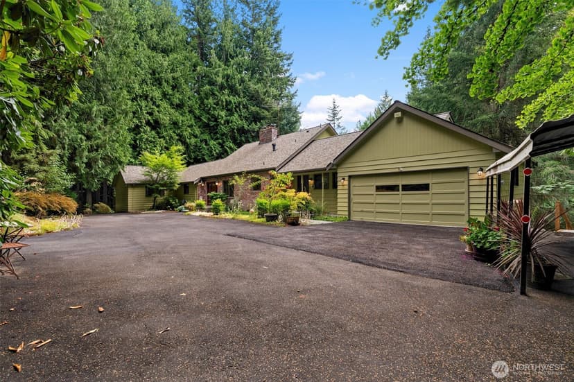 Property photo for 25235 SE Mirrormont Drive, Issaquah photo 5