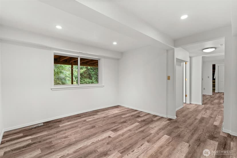 Property photo for 25235 SE Mirrormont Drive, Issaquah photo 36