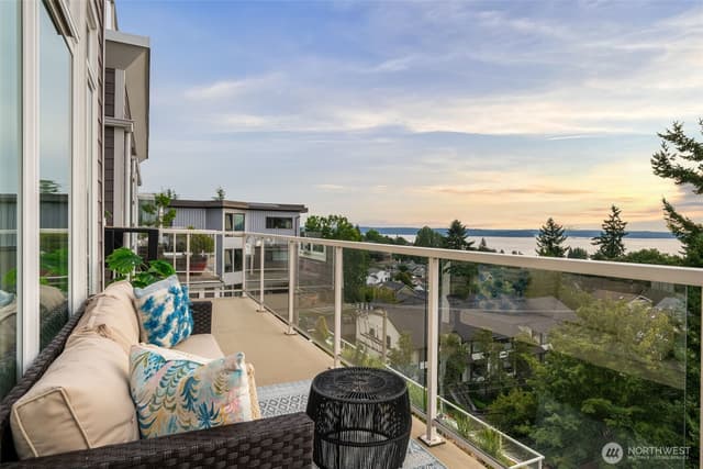 Property photo for 4847 California Avenue SW #605, Seattle photo 3