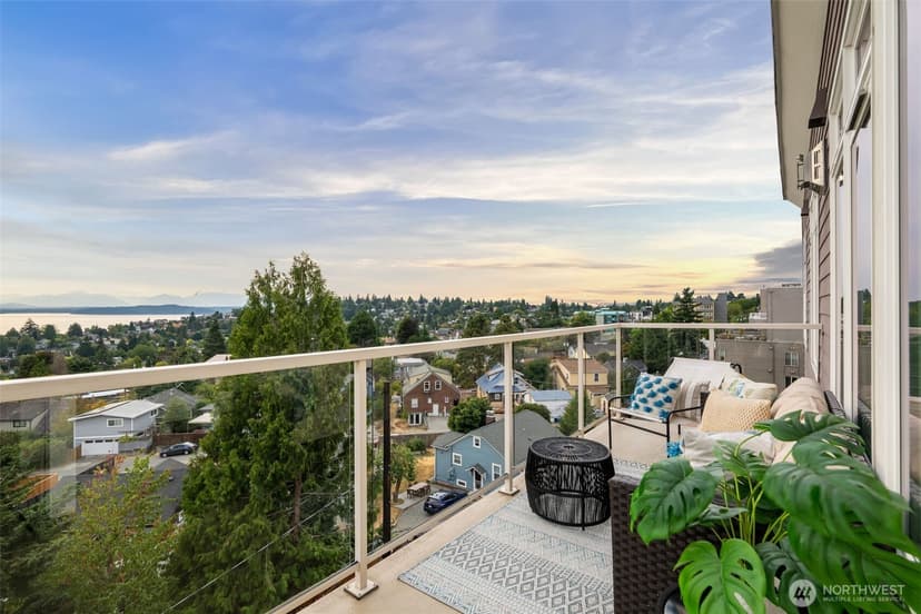 Property photo for 4847 California Avenue SW #605, Seattle photo 4