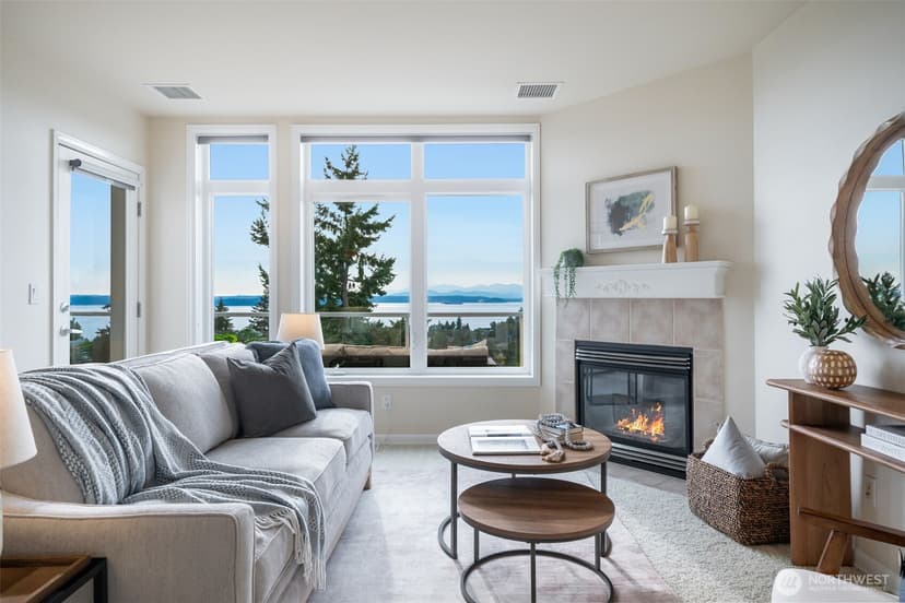 Property photo for 4847 California Avenue SW #605, Seattle photo 13