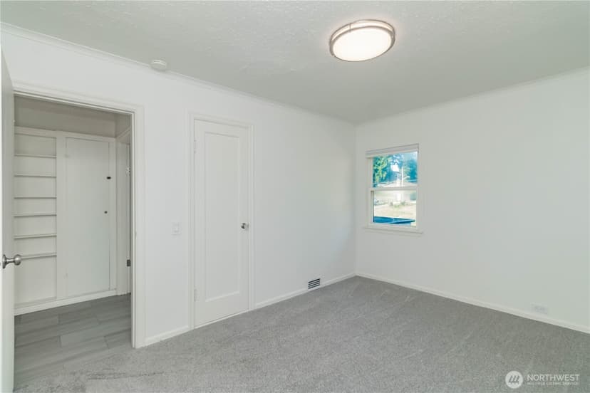 Property photo for 13057 10th Avenue S, Seattle photo 26