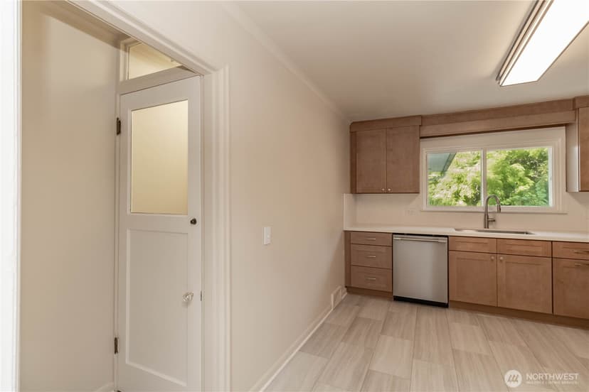 Property photo for 13057 10th Avenue S, Seattle photo 9