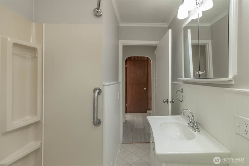 Property photo for 13057 10th Avenue S, Seattle photo 28