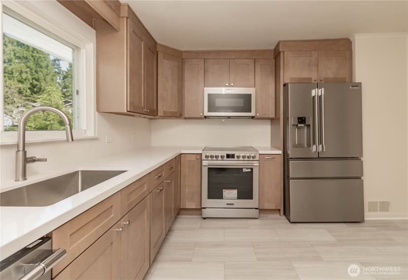 Property photo for 13057 10th Avenue S, Seattle photo 7
