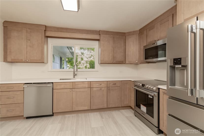 Property photo for 13057 10th Avenue S, Seattle photo 8